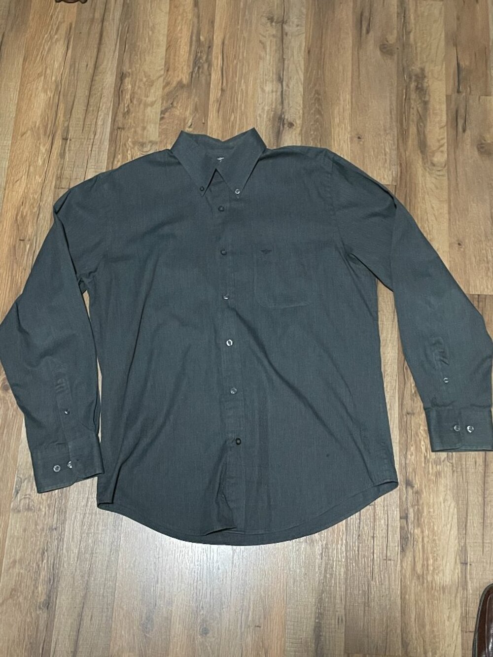 Dockers Men's Charcoal Gray Button Down Shirt Medium
